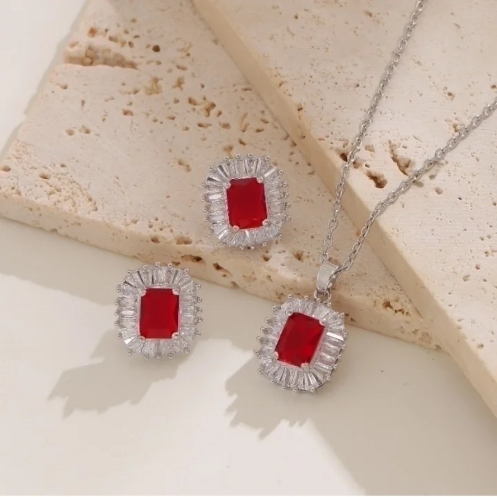 🔥 CLEARANCE 🔥 Striking Red and Silver Jewelry Set - NWOT
